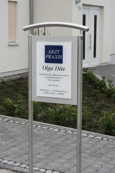 EdelstahlSchildständer Typ HalbbogenV2ADite HalbbogenV2A