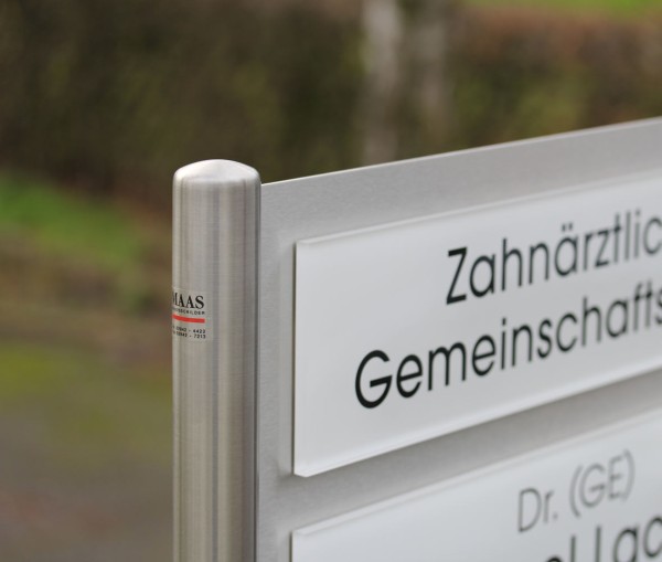 EdelstahlSchildständer Typ ESRHV2APlexiLachnit ESRHV2APlexi