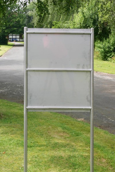 EdelstahlSchildständer Typ ESRHV2APlexiLachnit ESRHV2APlexi